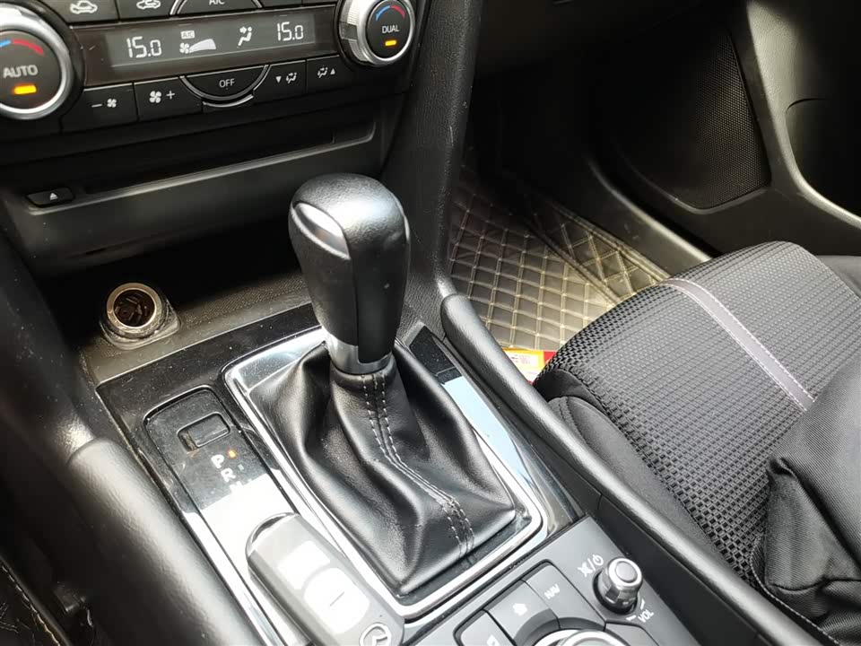 Mazda 3 Angkesaila