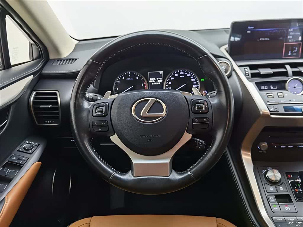 Lexus NX, 2018 11