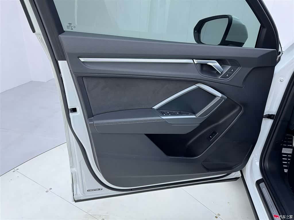 Audi Q3, 2023 17