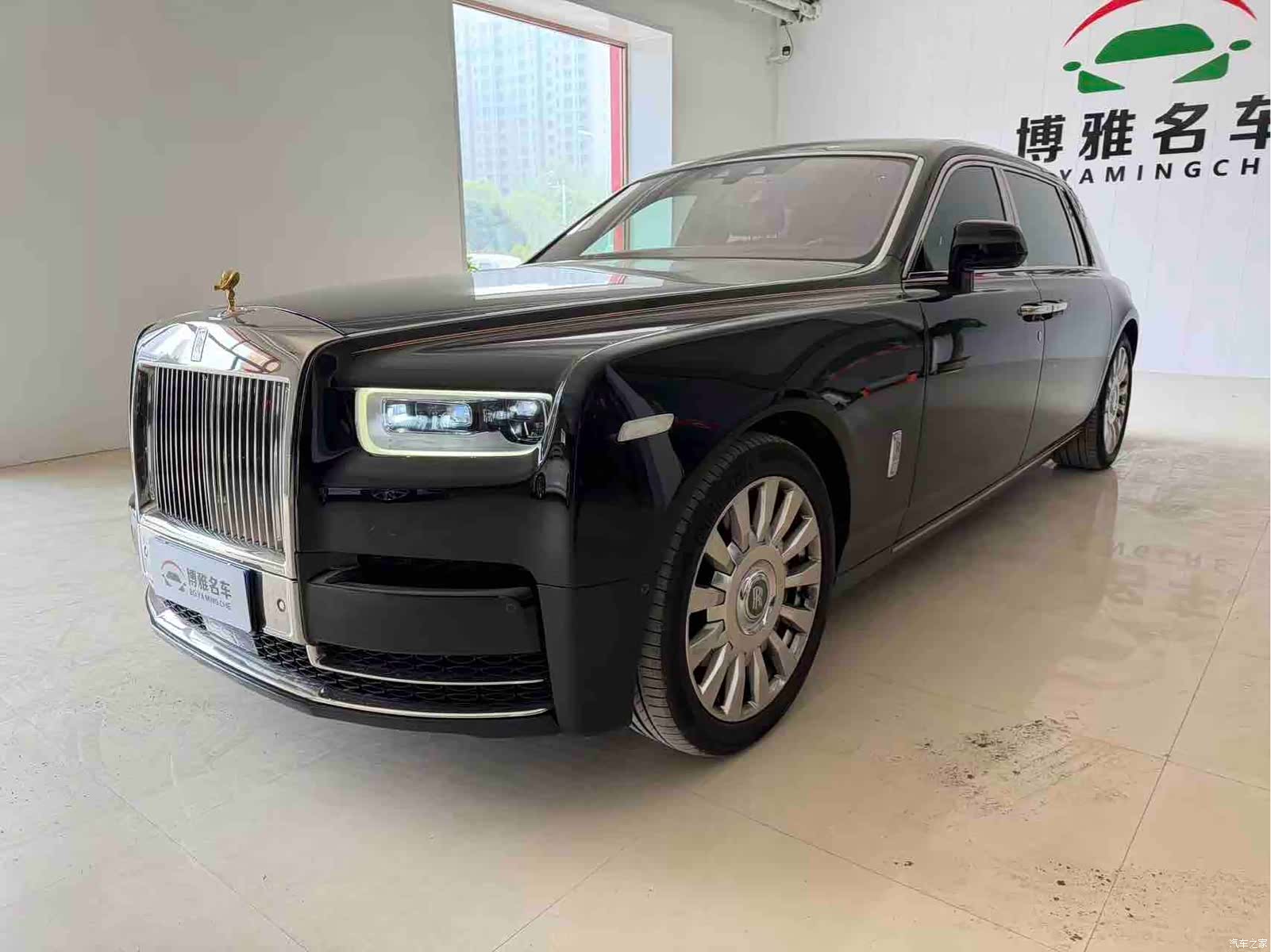 Rolls-Royce Phantom, 2023 3