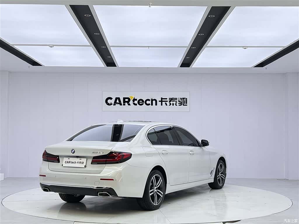 BMW 5 Series, 2022 все фото