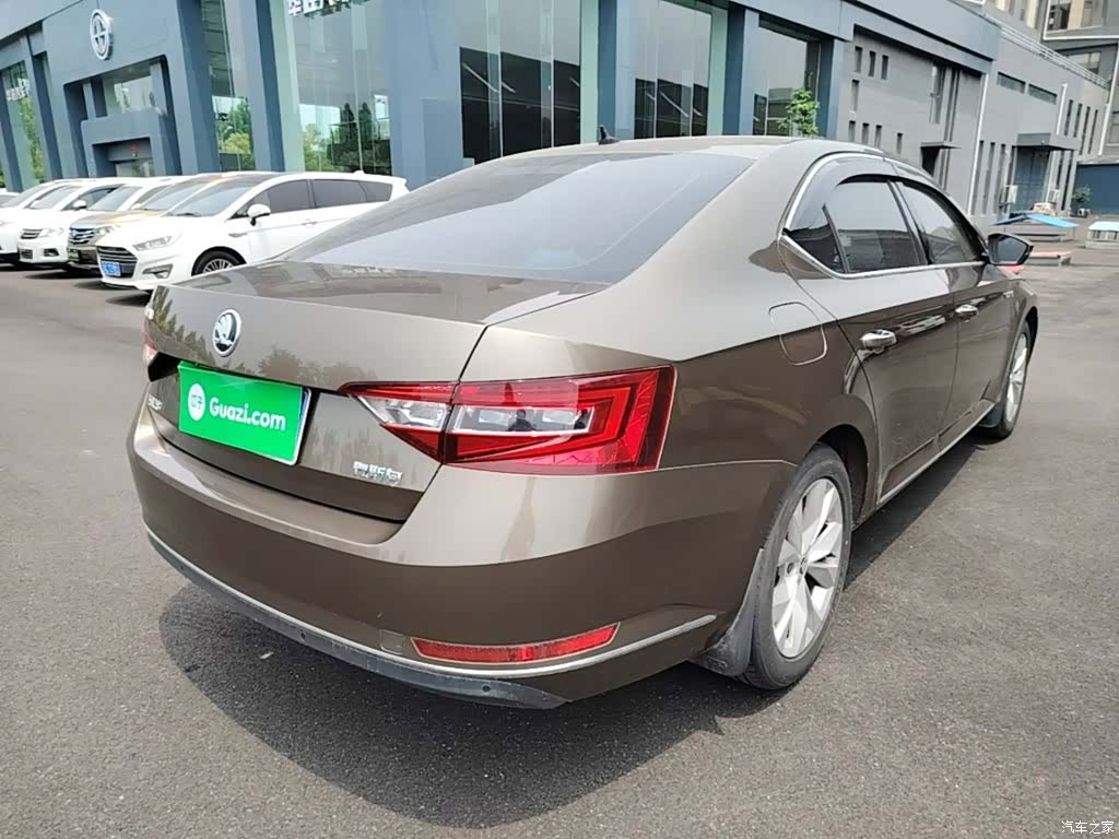 Skoda Superb, 2018 7