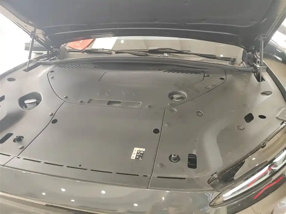 NIO ES8