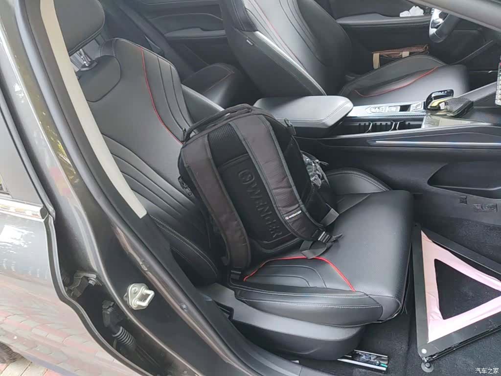 Geely Binray, 2023 25