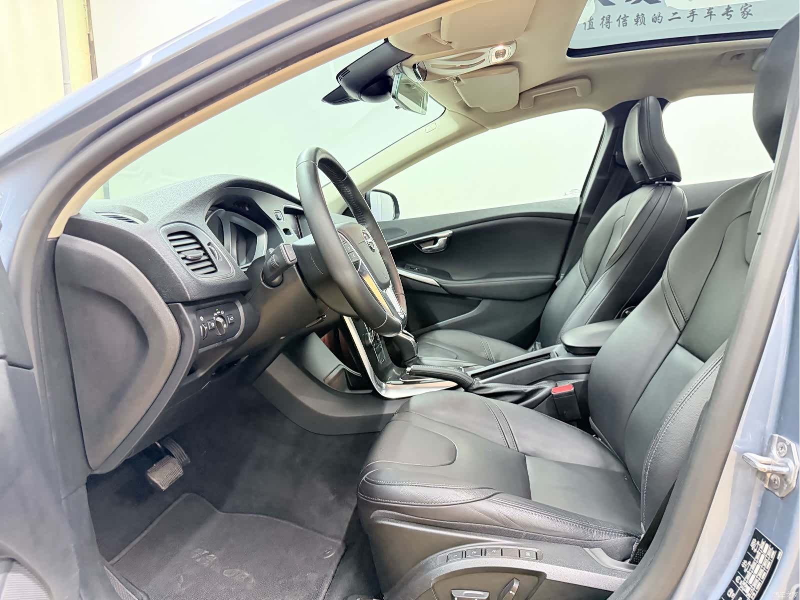 Volvo V40, 2018 18