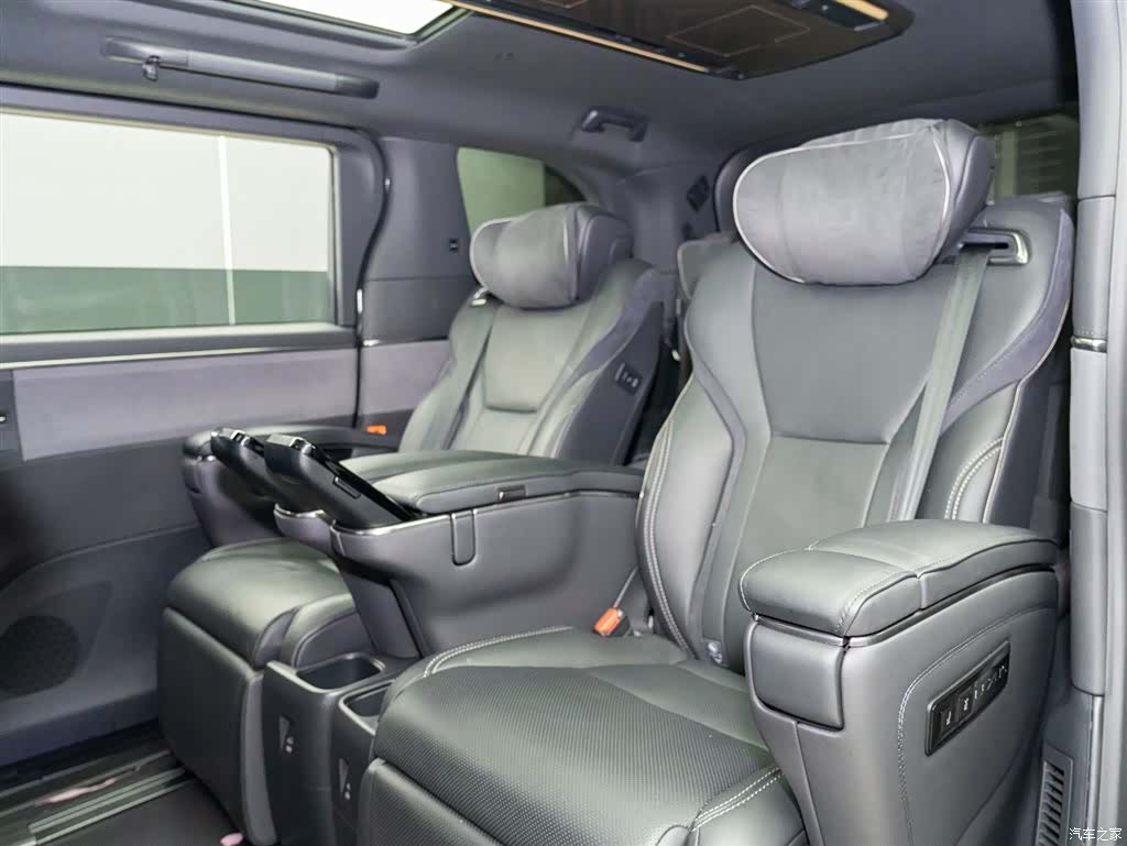 Lexus LM, 2024 9