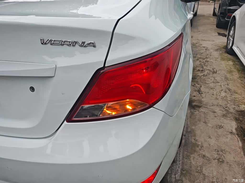 Hyundai GLS, 2015 8