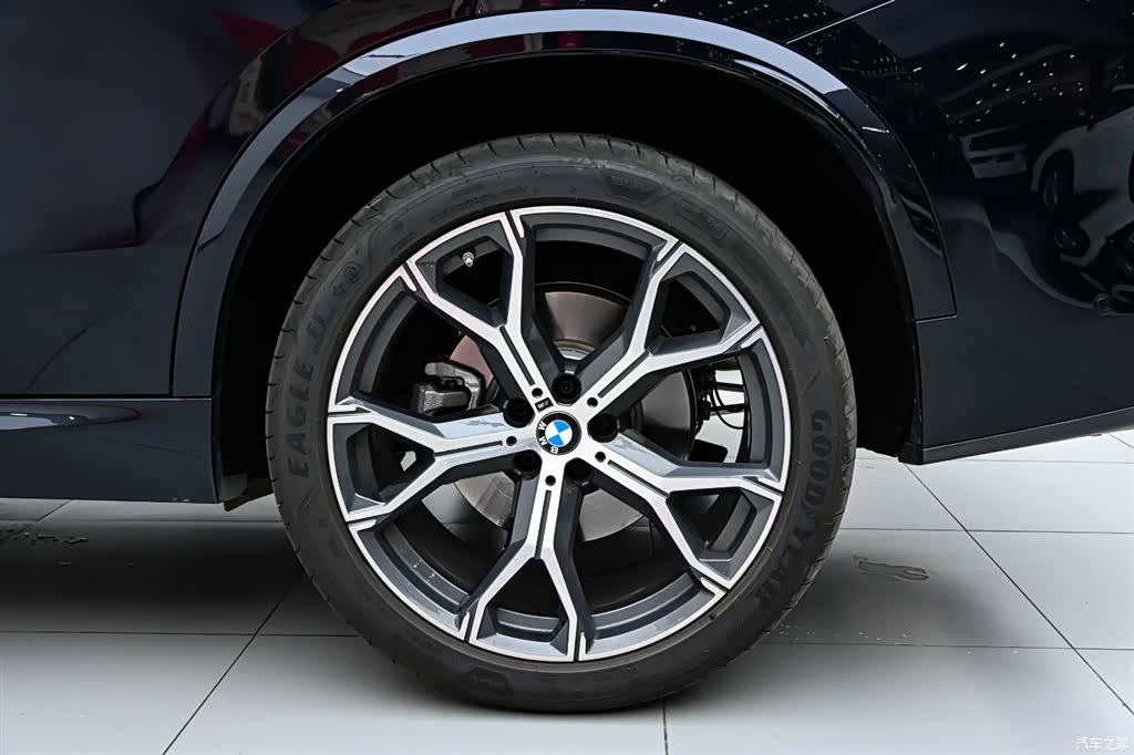 BMW X5, 2025 36