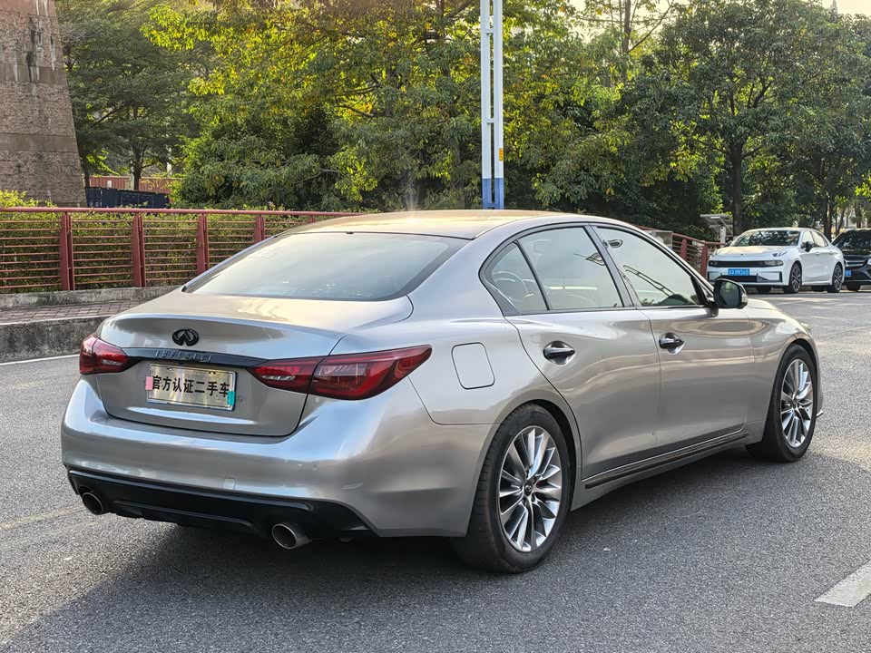 Infiniti Q50L