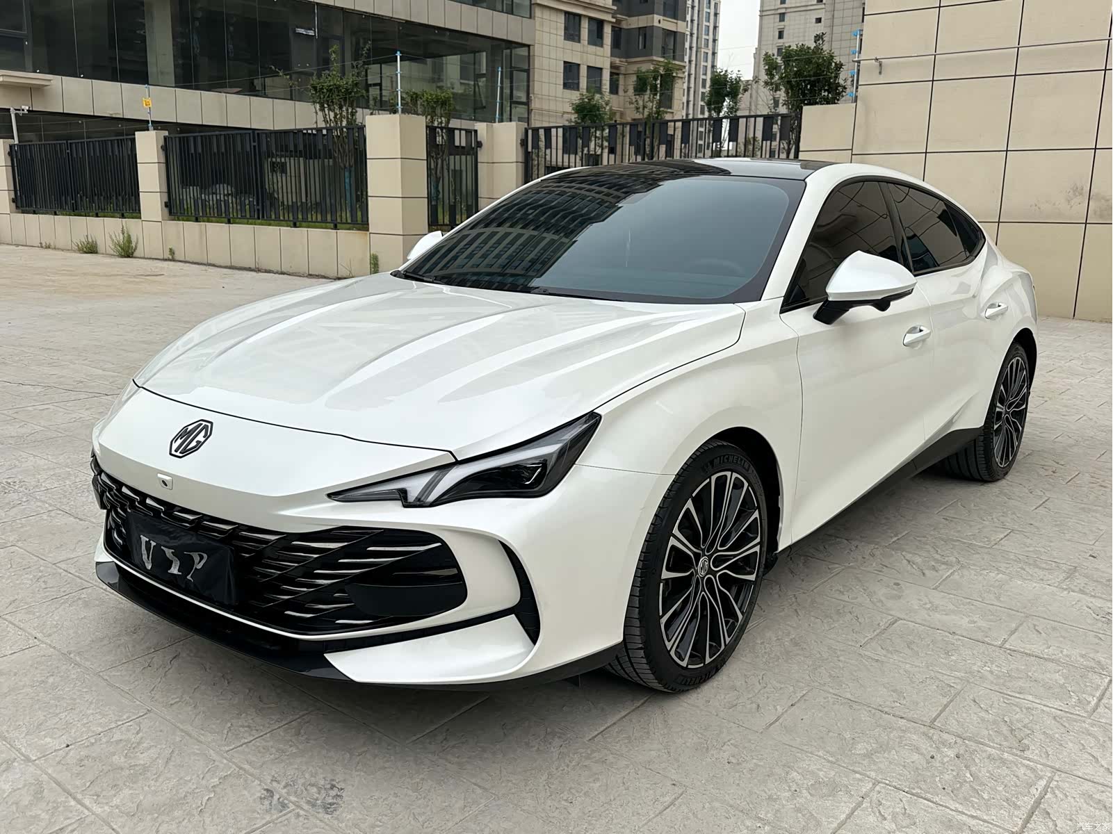 MG MG7
