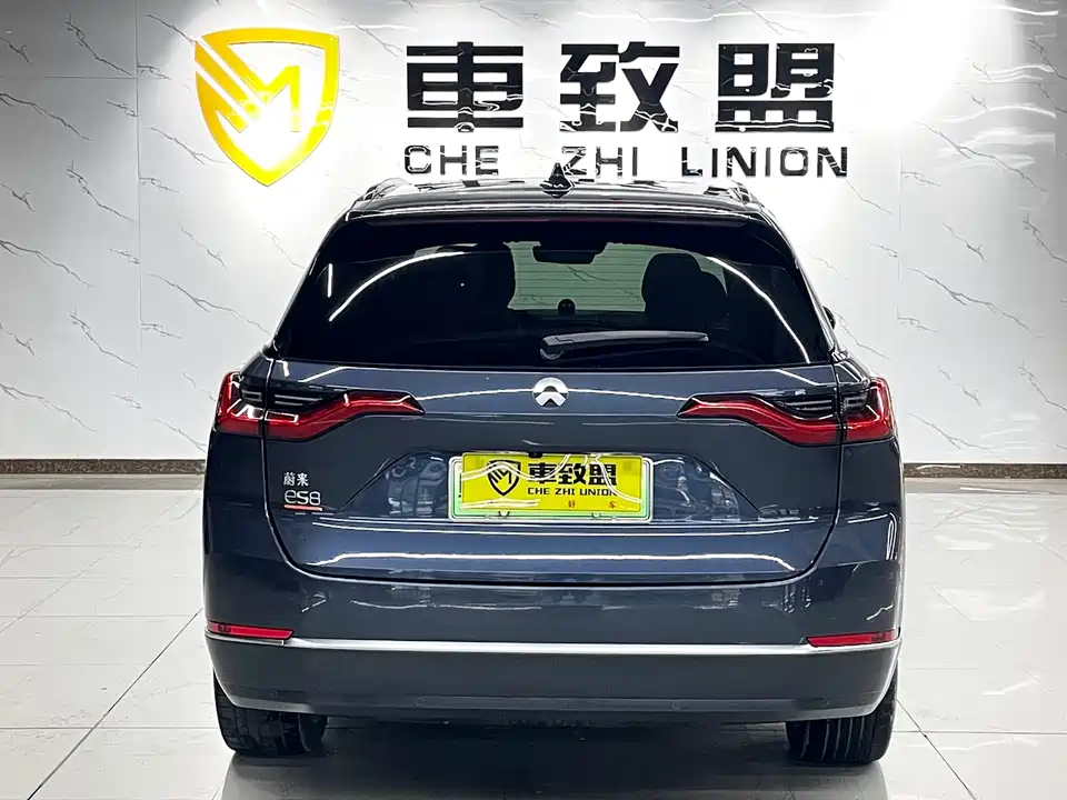 NIO ES8