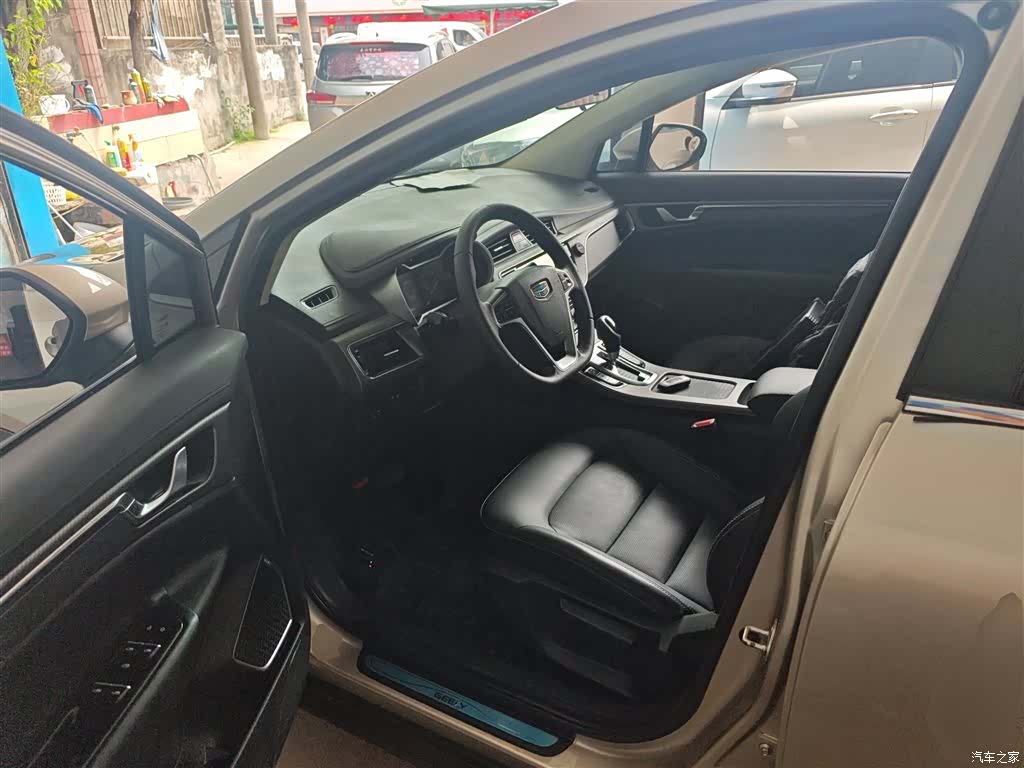 Geely Emgrand, 2017 15
