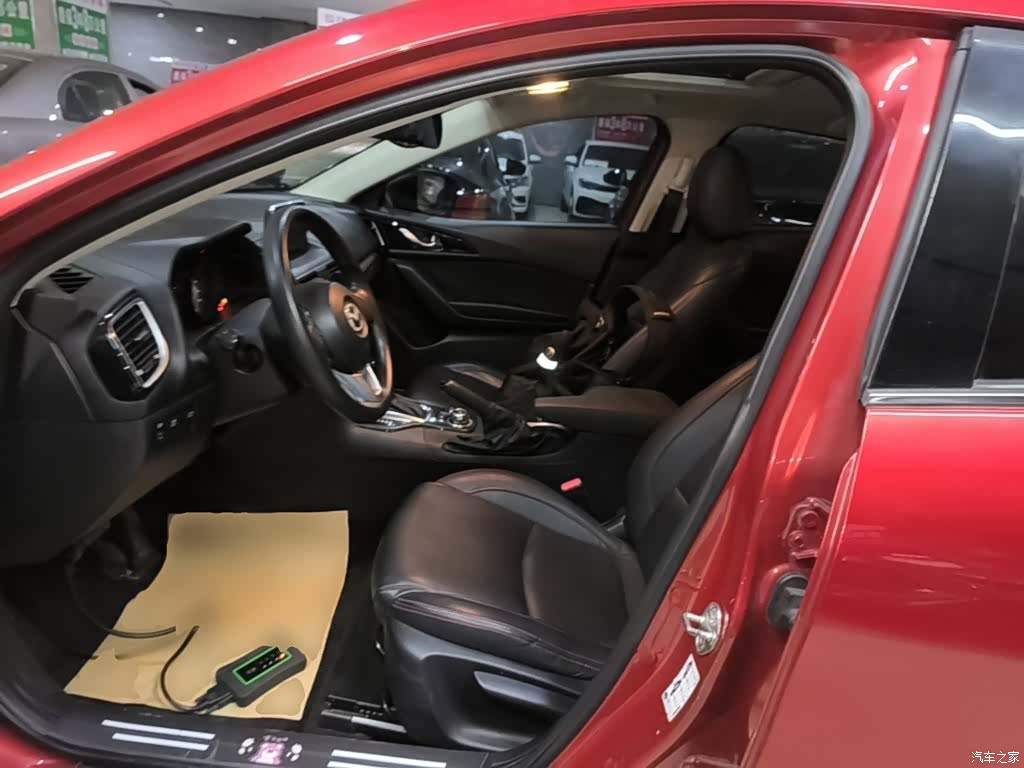 Mazda Mazda3, 2015 15