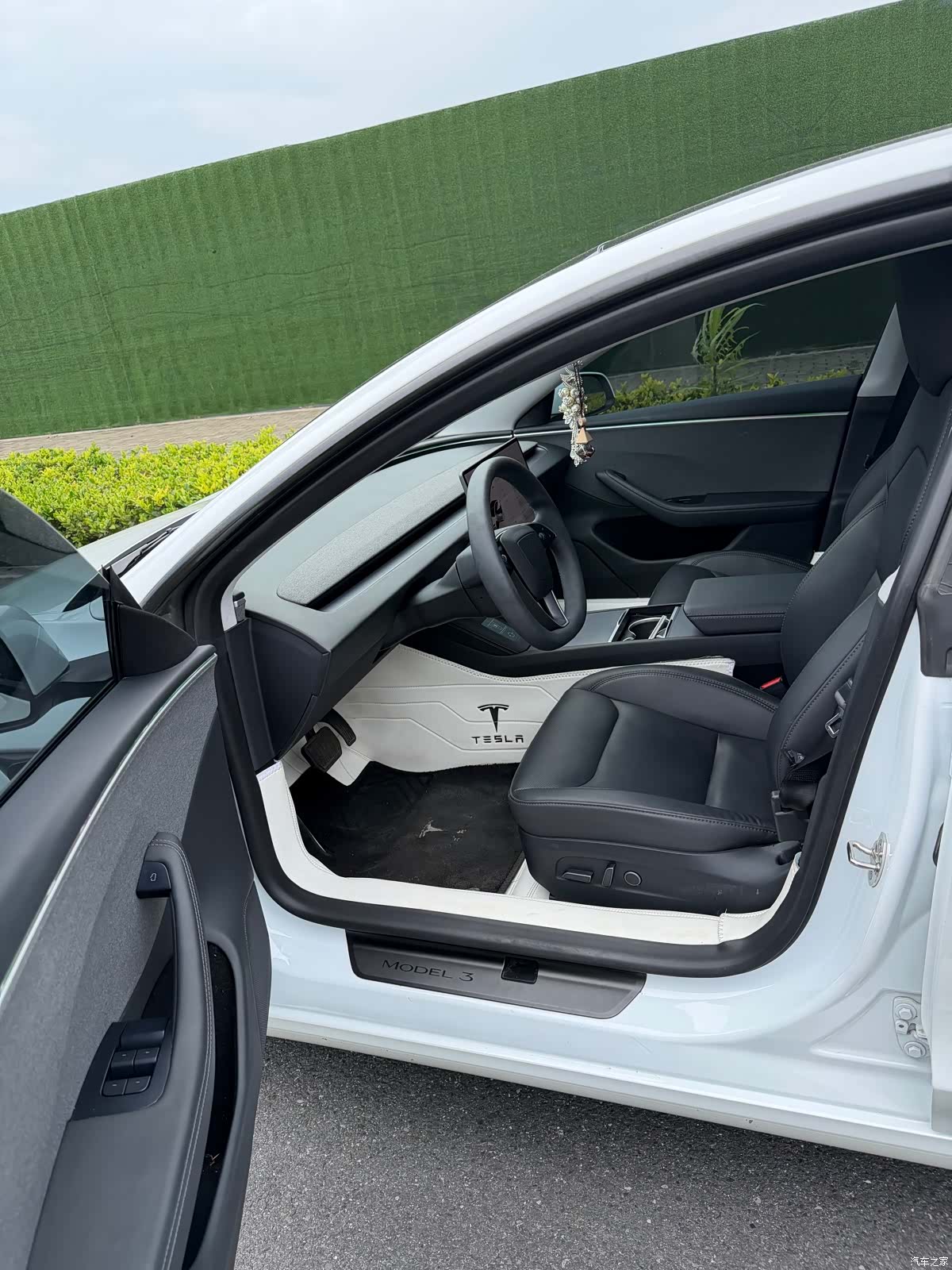 Tesla Model 3, 2024 13