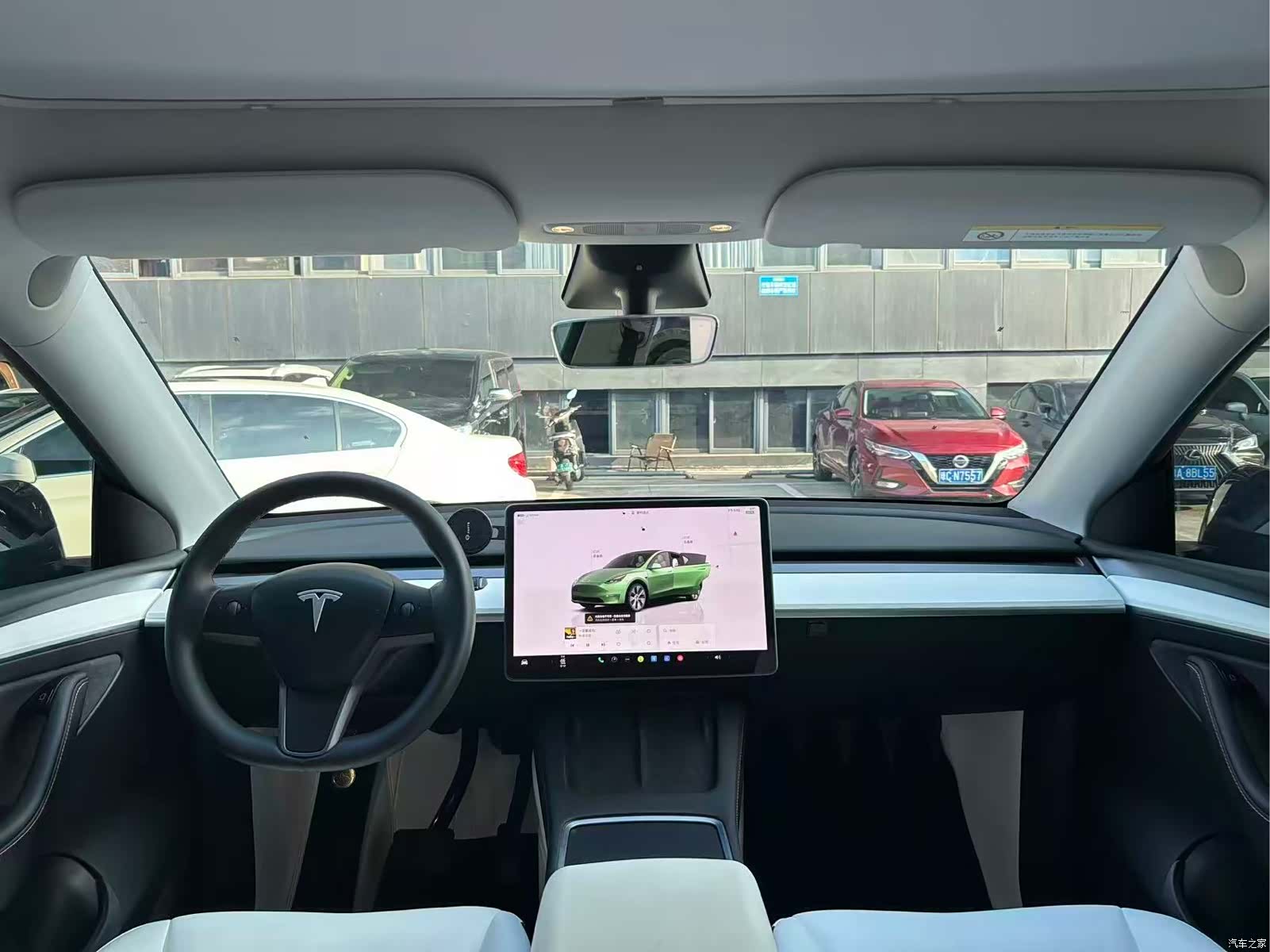 Tesla Model Y, 2023 6