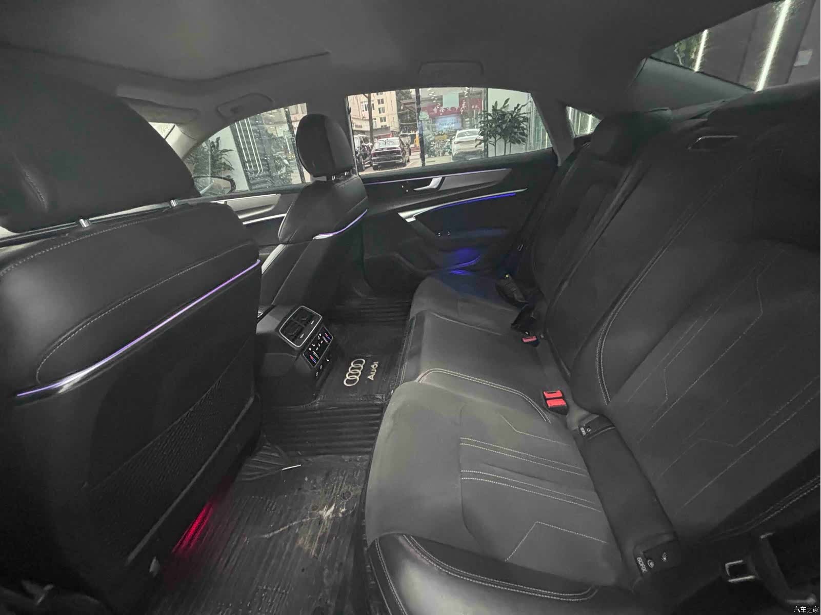Audi A7L, 2023 все фото