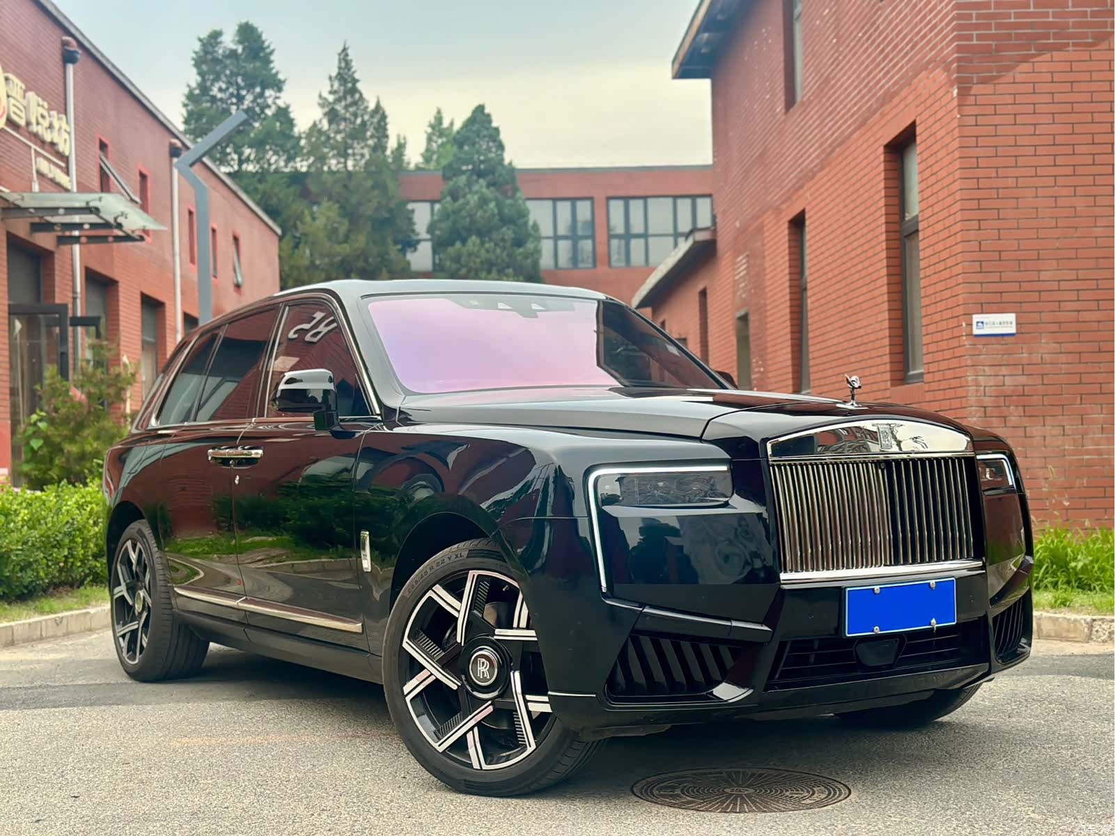 Rolls-Royce Cullinan, 2019 3