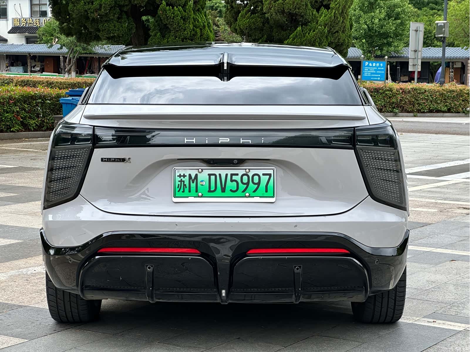 HiPhi X, 2022 6