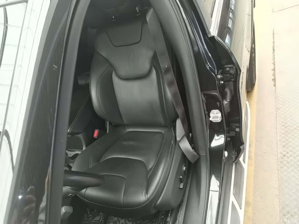 Jeep Cherokee, 2019 15