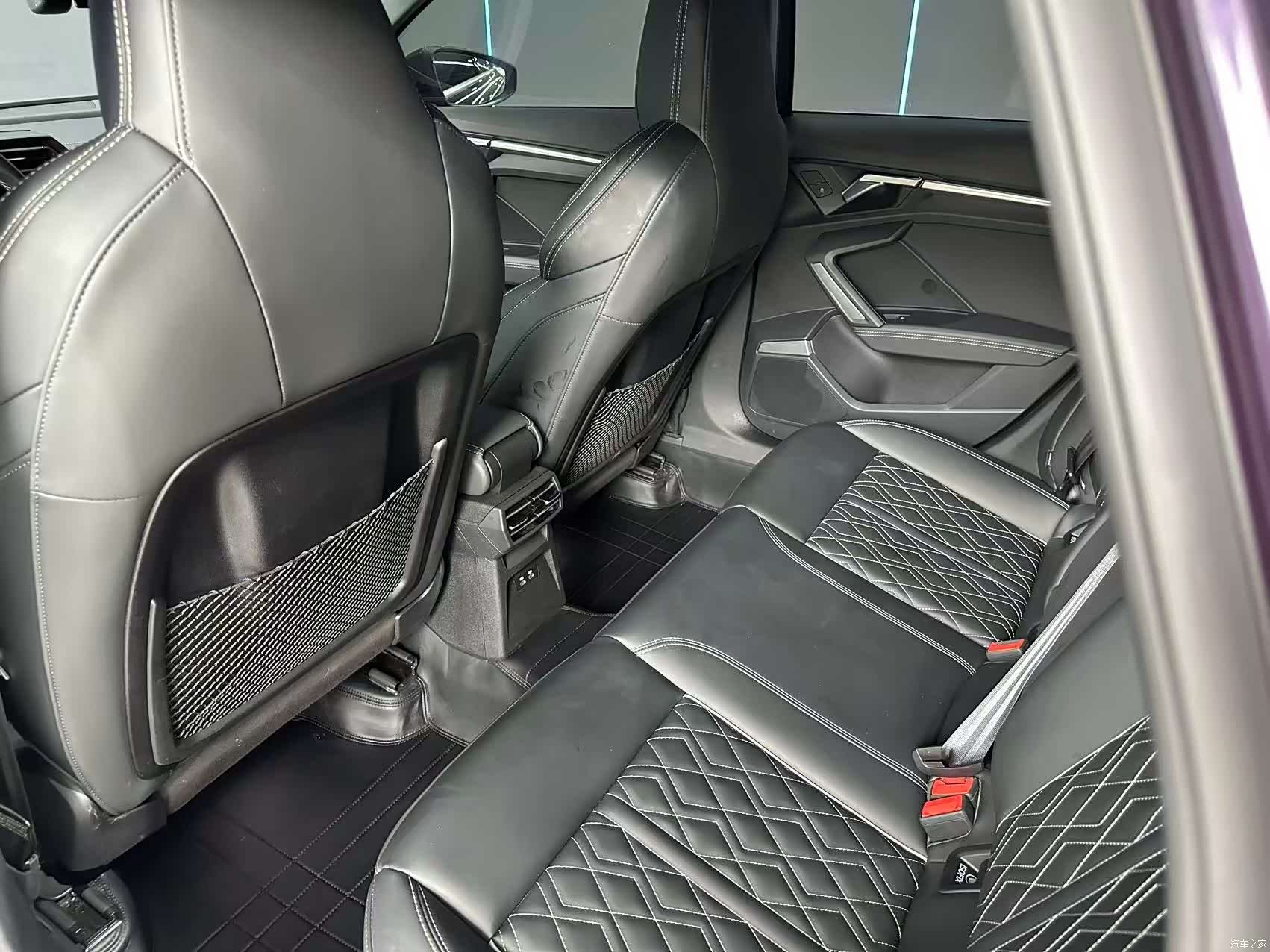 Audi Flying Spur, 2025 10