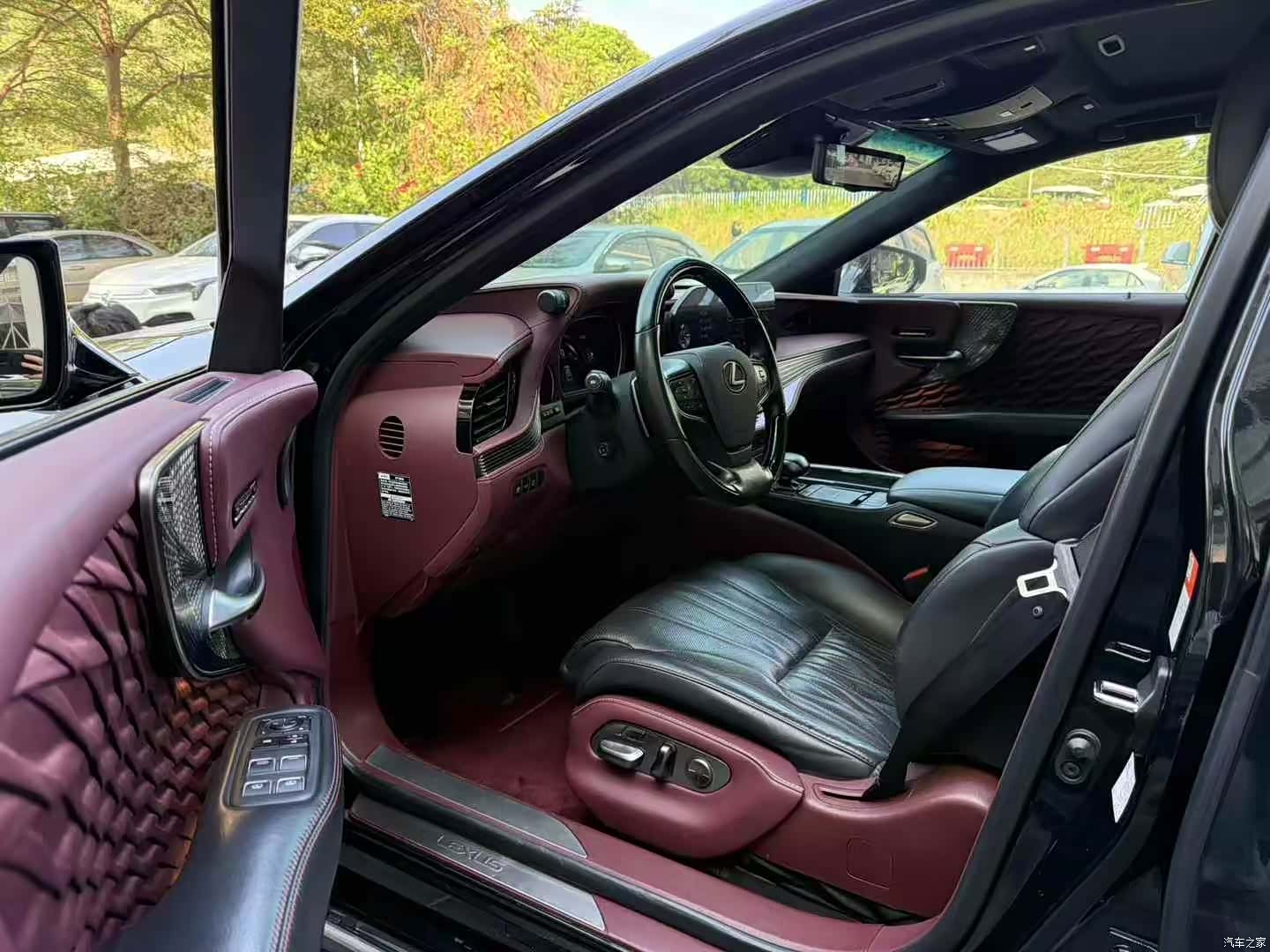 Lexus LS, 2022 4