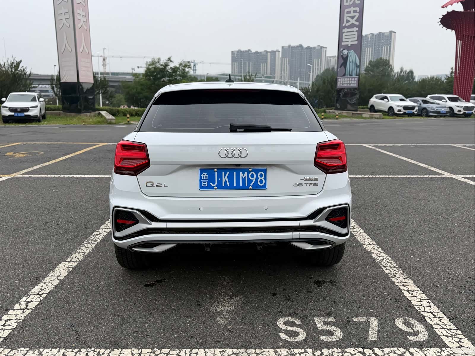 Audi Q2L, 2022 все фото