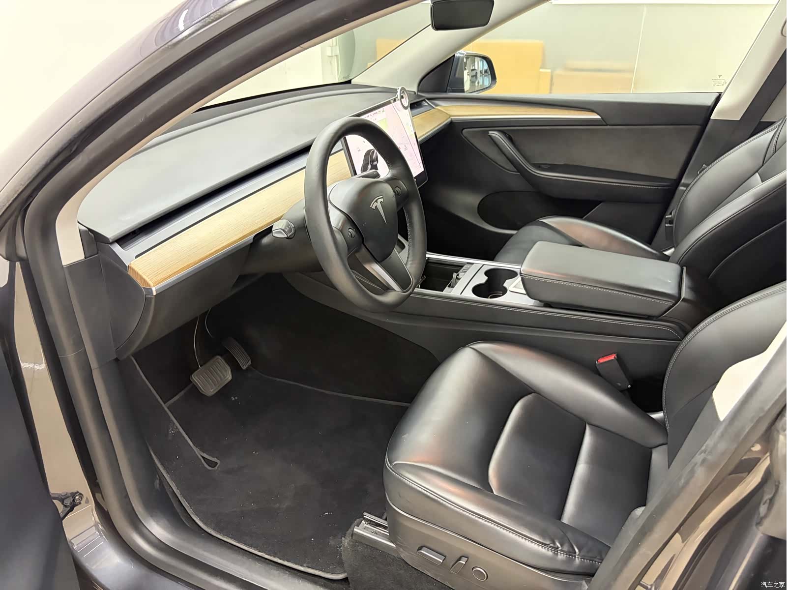 Tesla Model Y, 2021 4