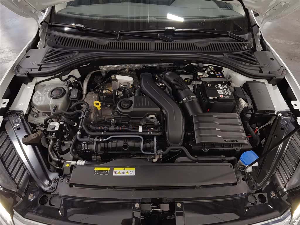 Volkswagen Sagitar, 2024 6