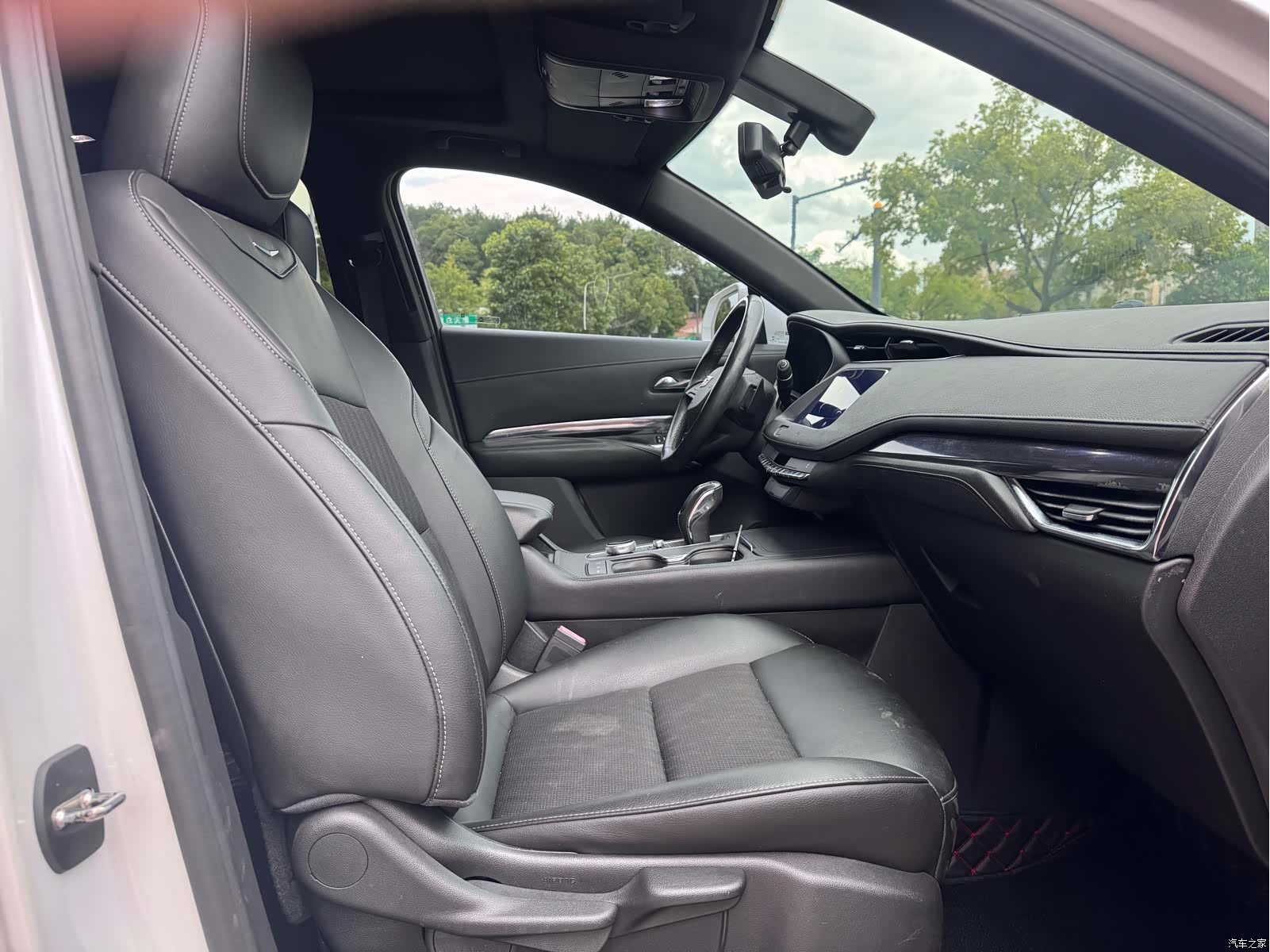 Cadillac XT4, 2018 все фото