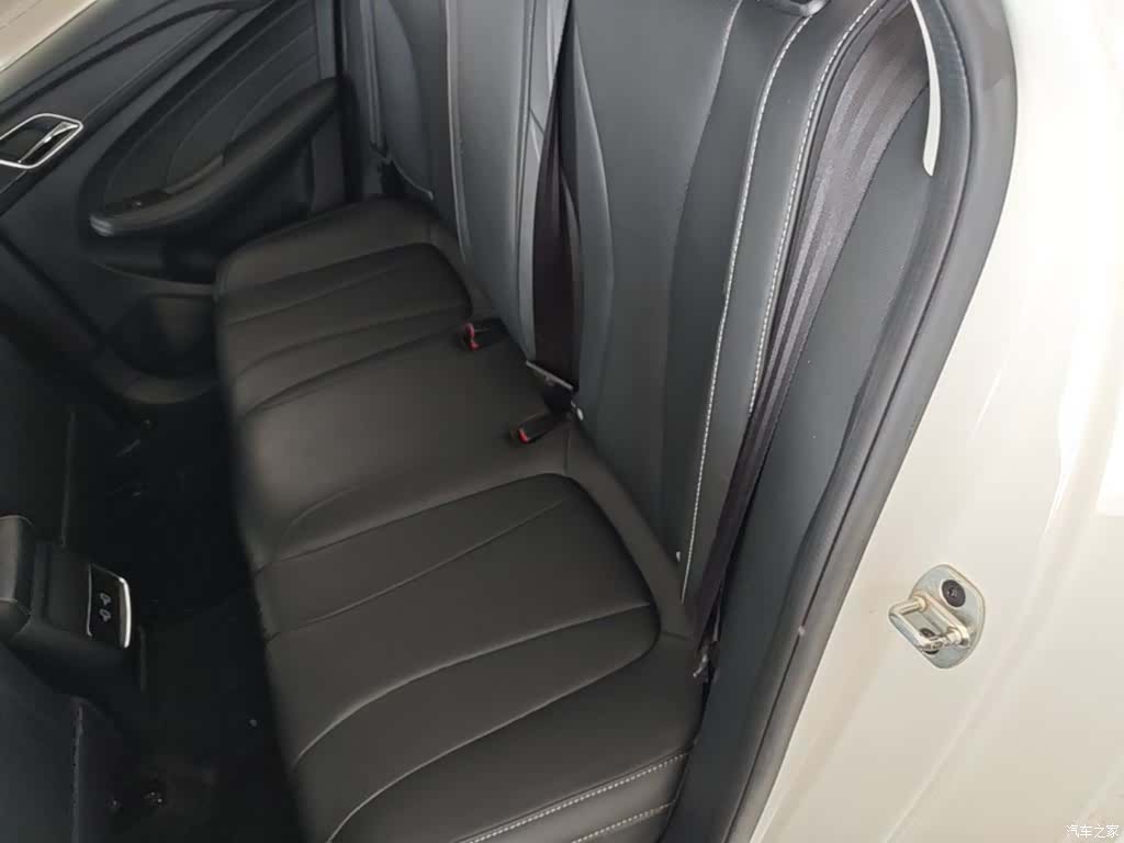 Roewe i5, 2021 17