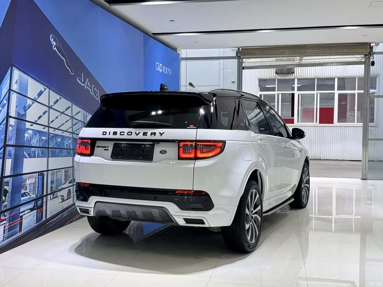 Land Rover Discovery, 2023 все фото