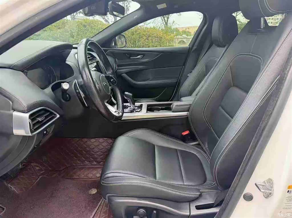 Land Rover XEL, 2019 4