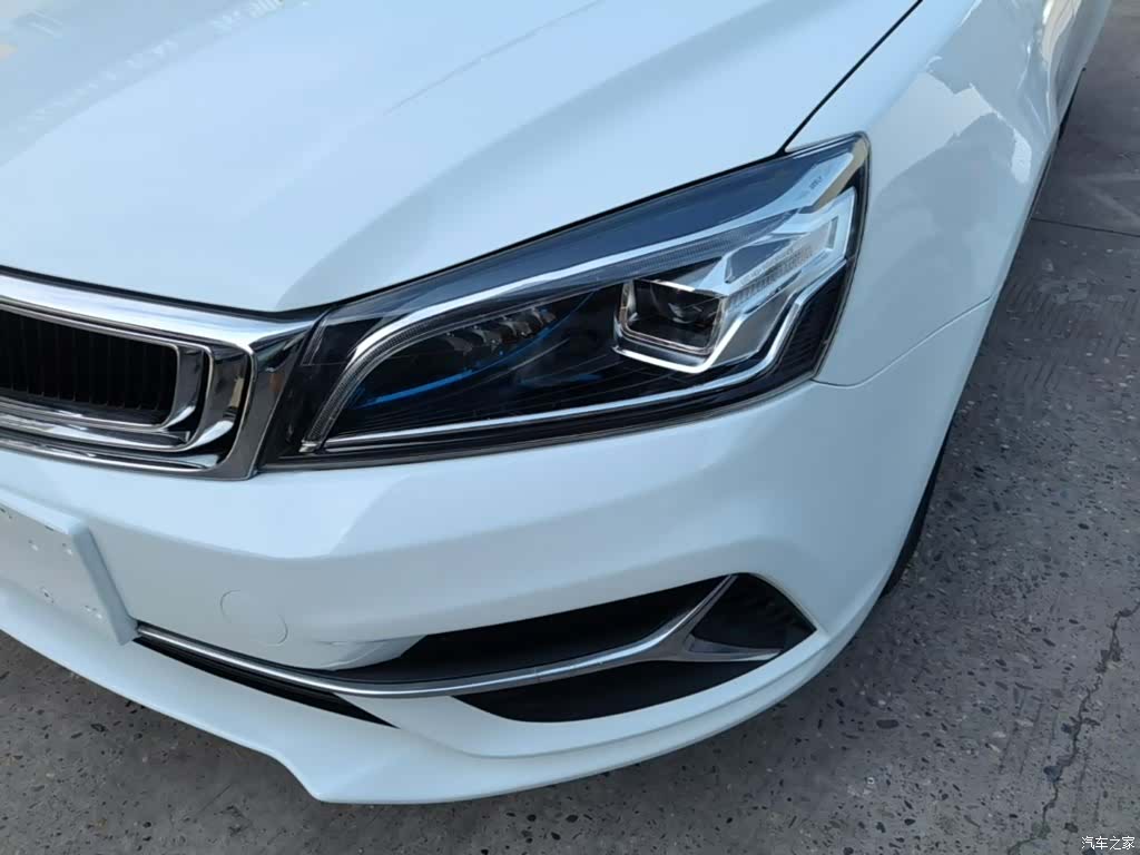 Geely Emgrand, 2020 18