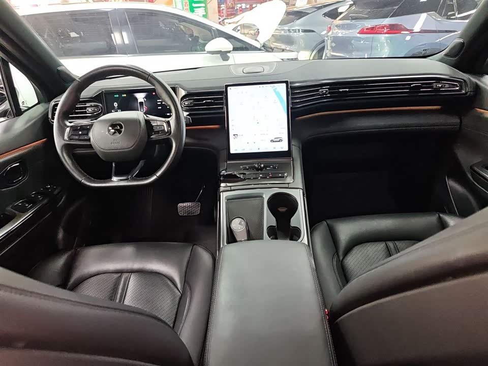 NIO ES6