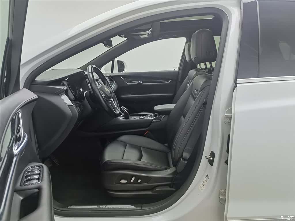 Cadillac XT5, 2021 10