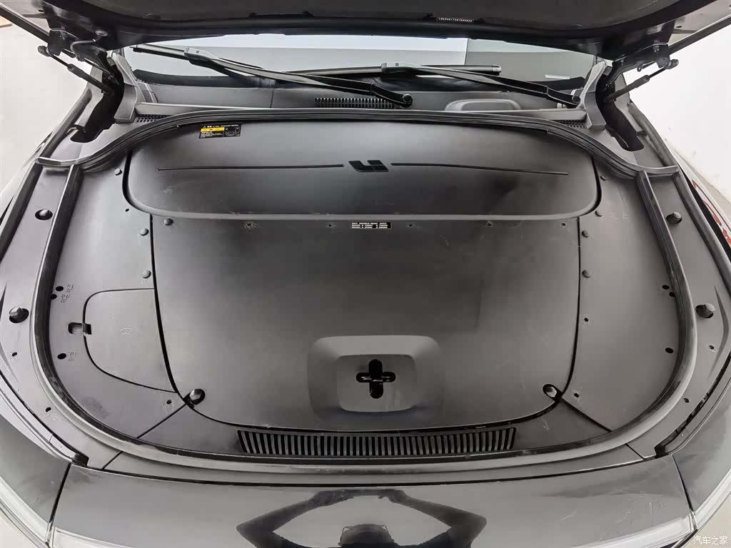 Li Auto ONE, 2023 6
