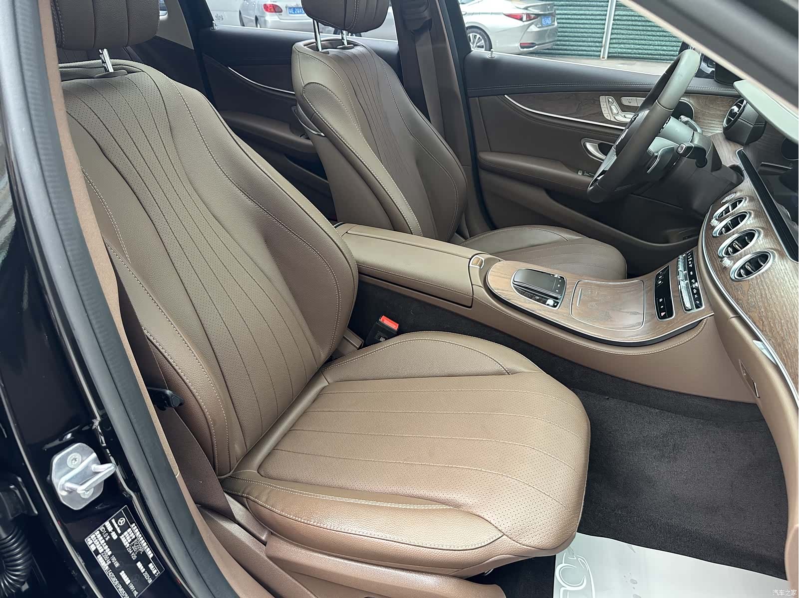 Mercedes-Benz E-Class, 2023 17