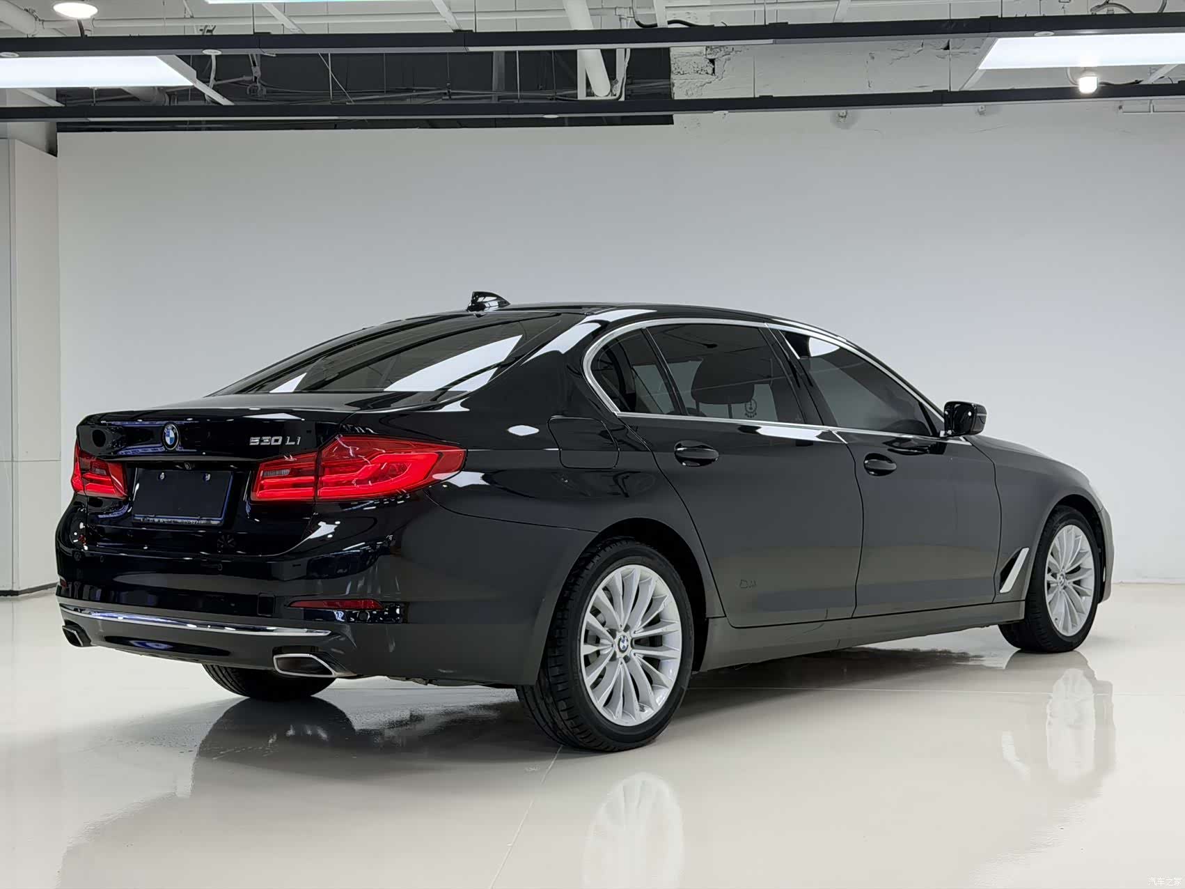 BMW 5 Series, 2019 все фото