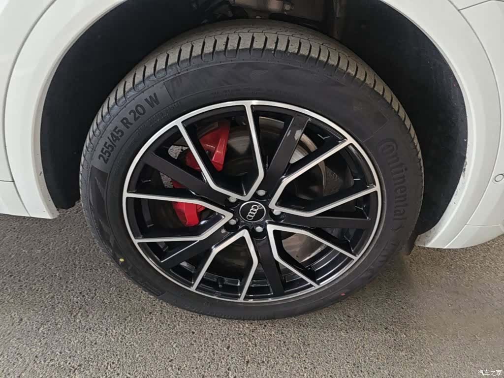 Audi Q5L, 2025 14