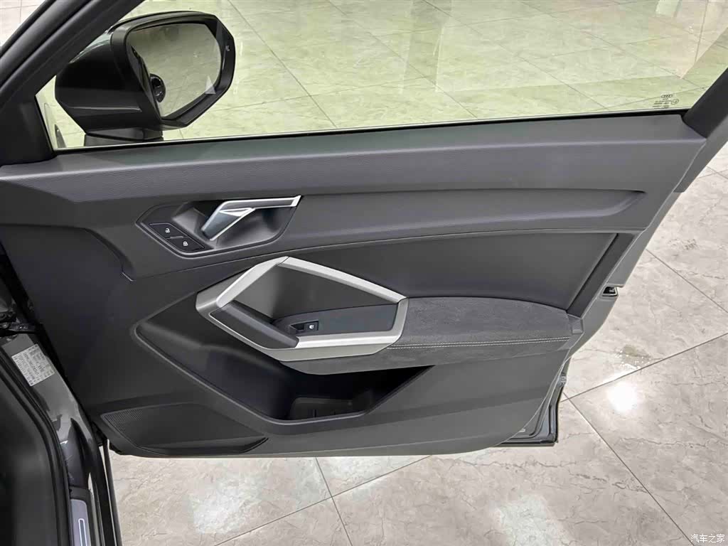 Audi Q3, 2022 12