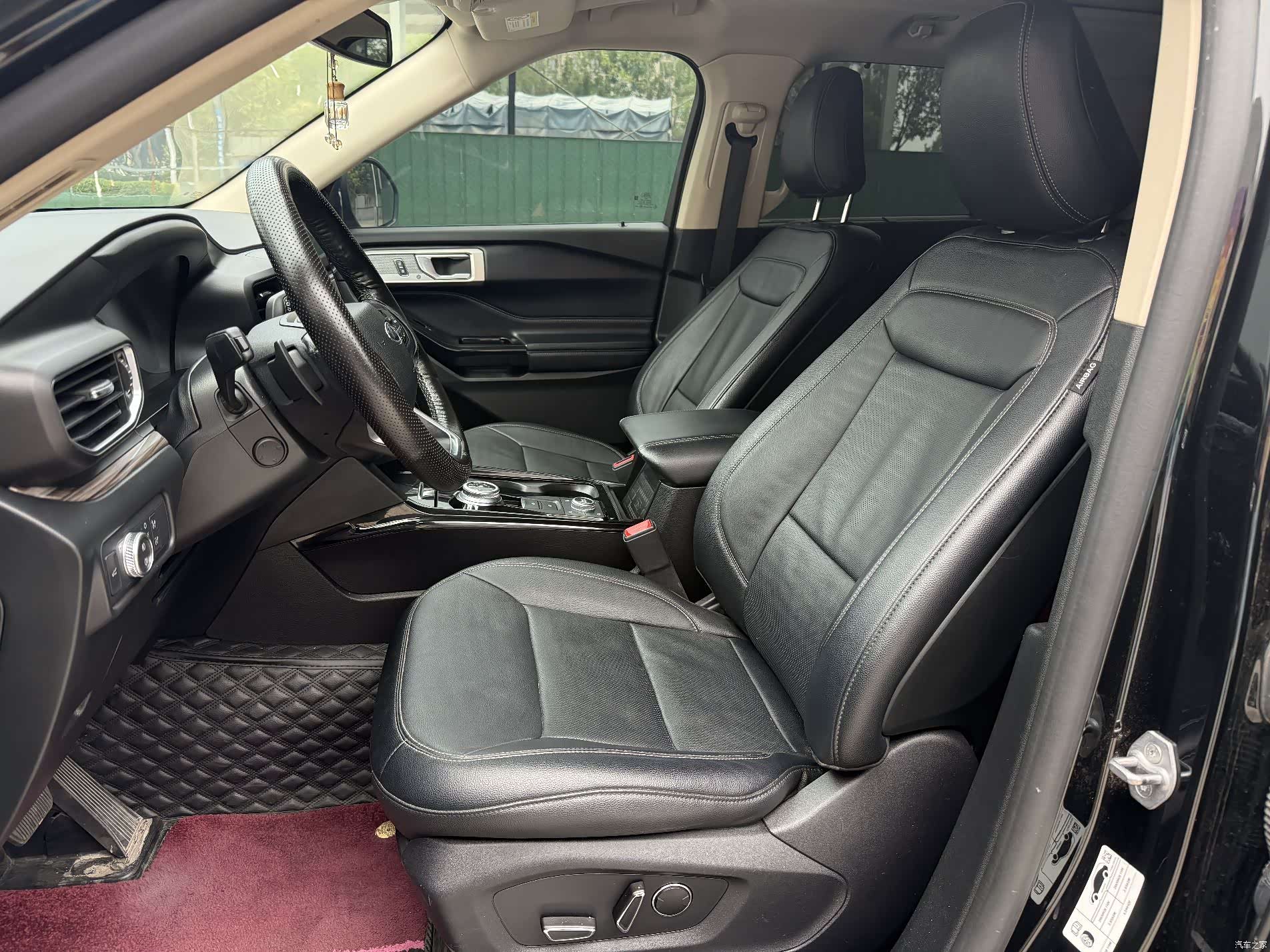 Ford Explorer, 2021 4