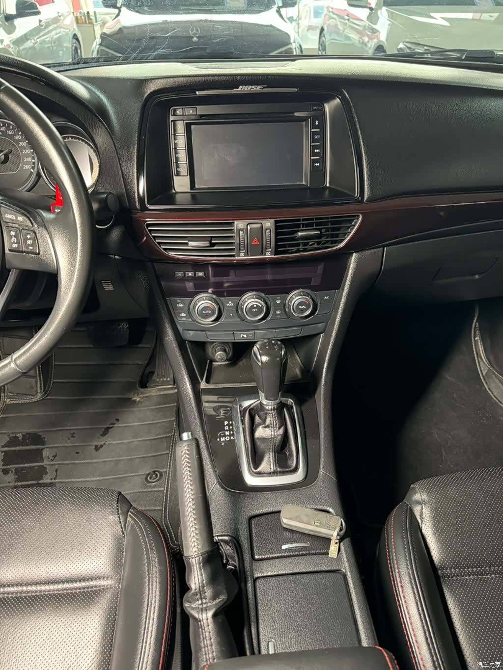 Mazda Atenza, 2015 11