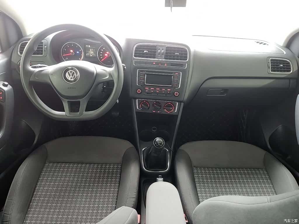 Volkswagen Polo, 2015 10