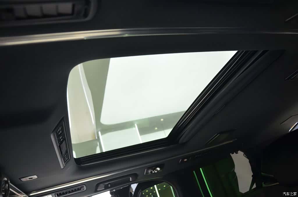 Lexus LM, 2022 13