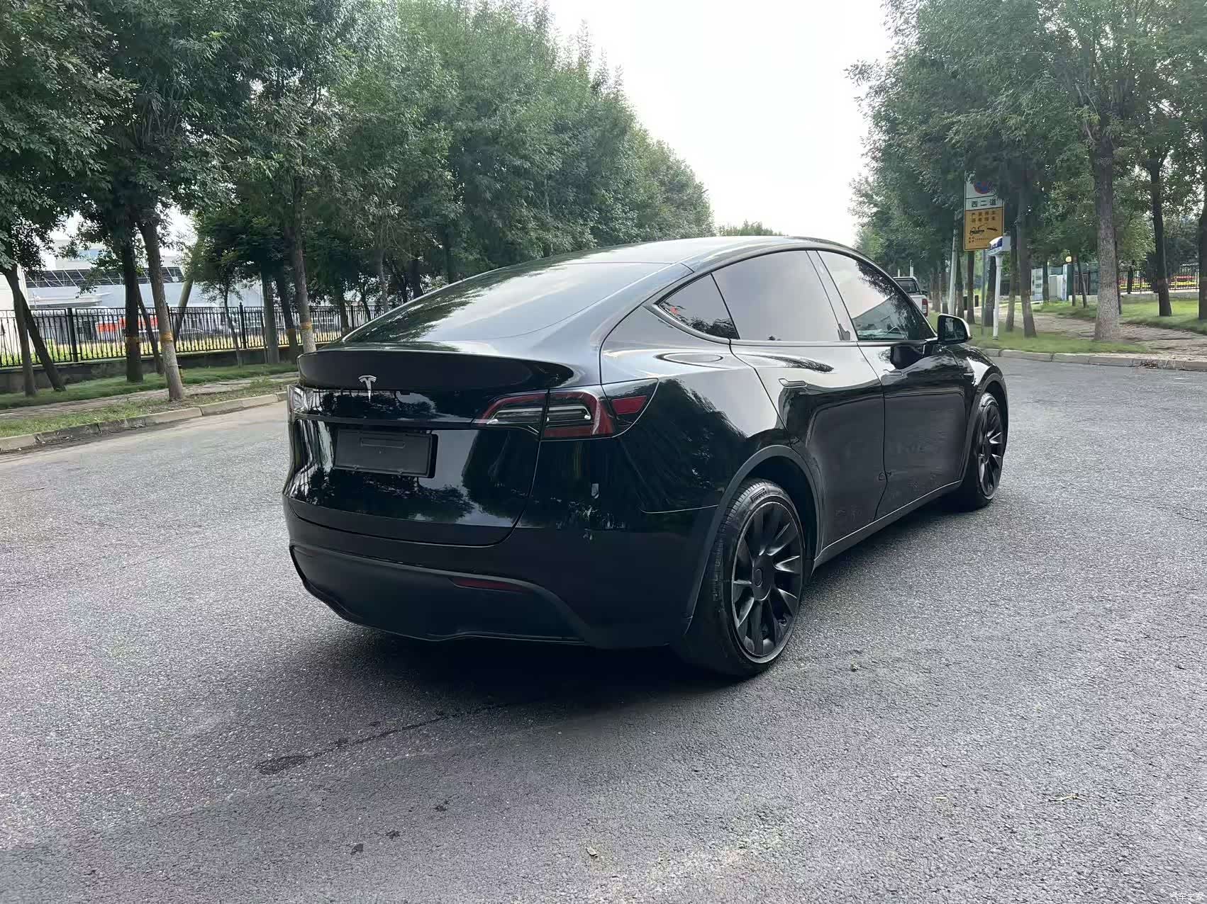 Tesla Model Y, 2021 все фото