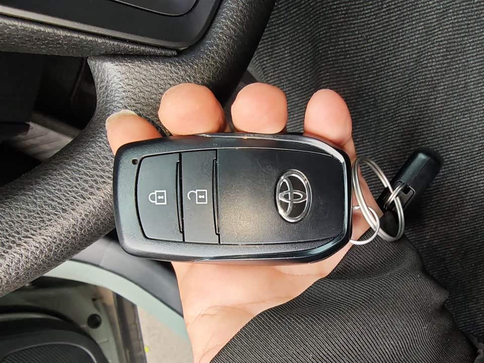 Toyota Corolla Sharp amplifier