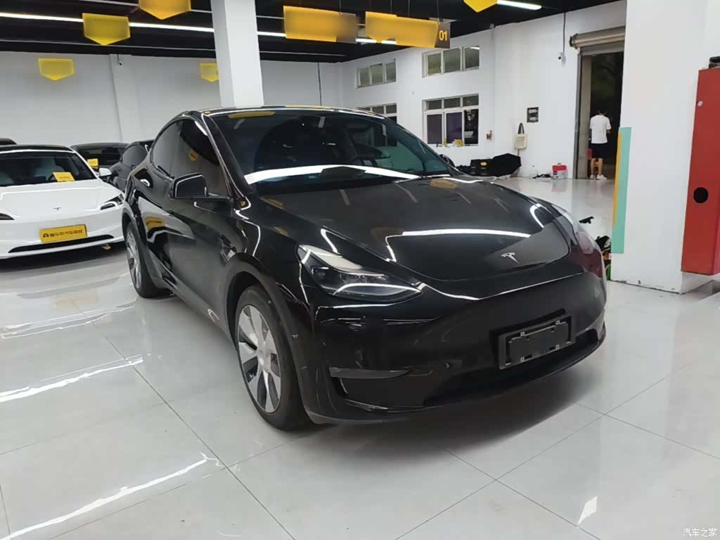 Tesla Model Y, 2021 4