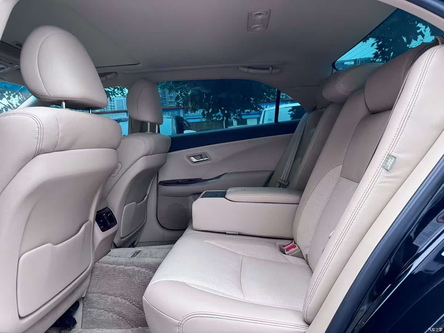 Toyota Crown, 2014 6