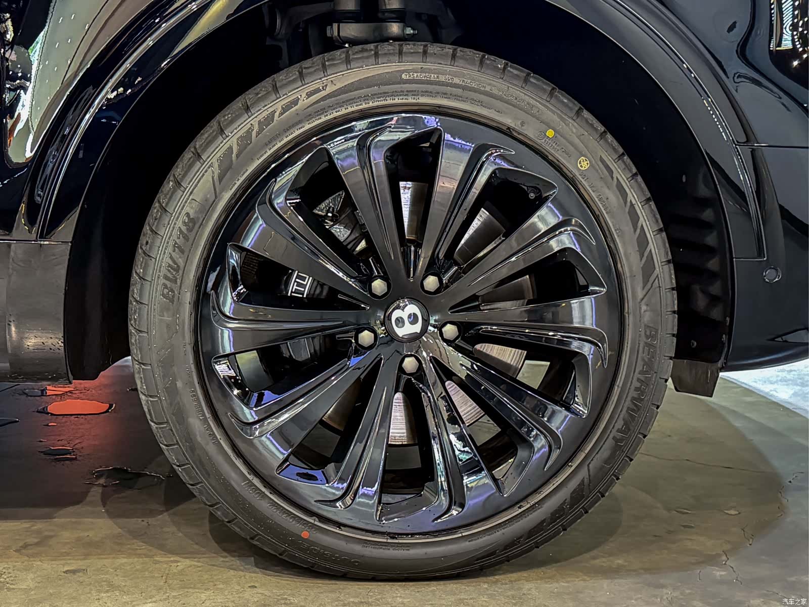 Bentley Bentayga, 2022 6