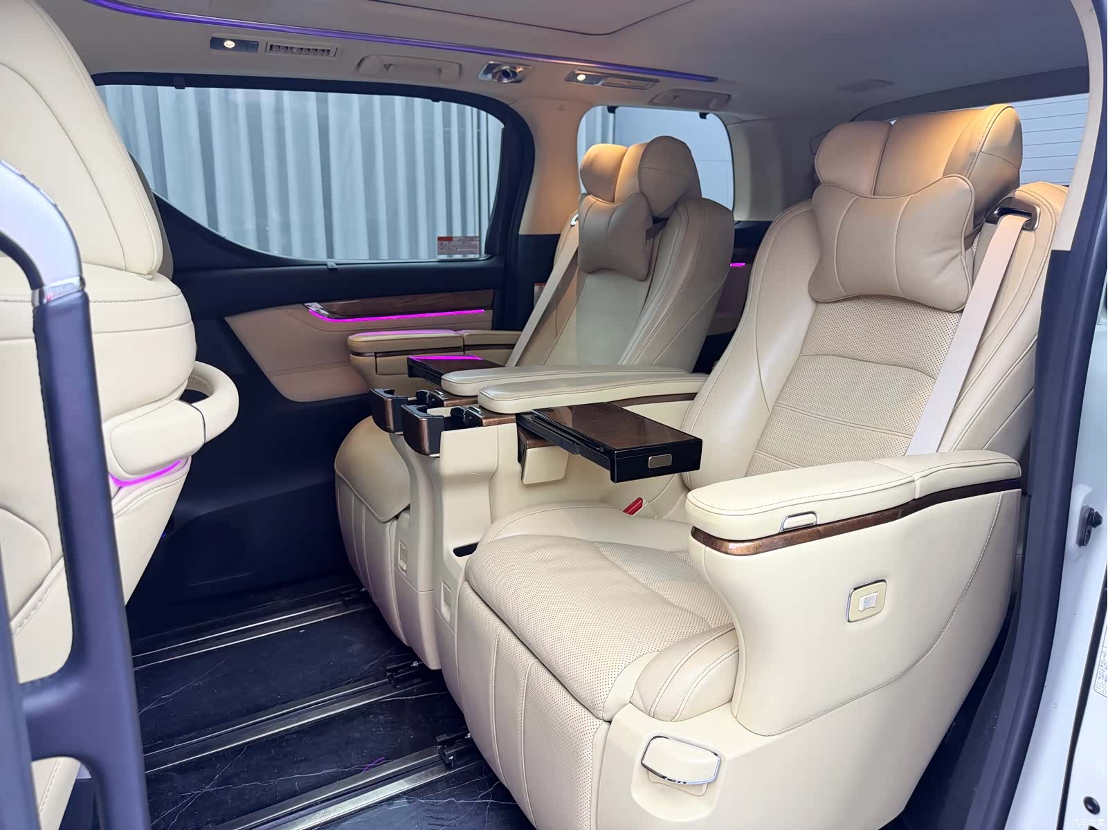 Toyota Alphard, 2016 16